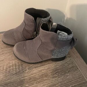 Grey boots
